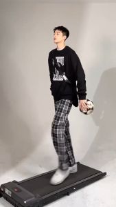 กางเกงขายาวลายสก็อตสไตล์เกาหลีย้อนยุคกางเกงขาตรงทรงหลวมสำหรับผู้ชาย