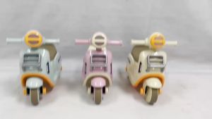 CANDY KIDS 1 - 3 YEARS TOLOCAR PUSH CAR RIDE ON TOY SCOOTER VESPA 3 WHEELS MUSIC LIGHT