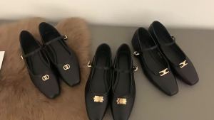 ali9 รองเท้าผู้หญิง Mary Jane สีดำส้นแบน 2024 คืนปีใหม่ Gentle Peas Summer Witch Ladyshoes