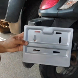 กรอบป้ายทะเบียนมอไซค์ สีขาวดำ ใช้ได้กับมอไซค์ทุกรุ่น ติดตั้งง่าย