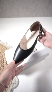 Everflow Sepatu Kasual Wanita  VPD15 Flat Shoes 1cm Warna Cream