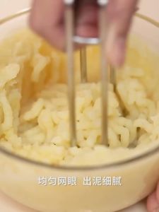 Potato Masher Alat Penghancur Kentang Stainless Penghalus Kentang Potato Masher Presser Alat Tumbuk Kentang Stainless