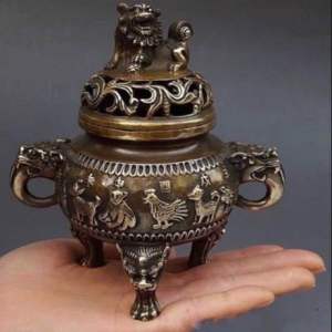 Đỉnh  Lư Đốt trầm bằng đồng.cao 12cm