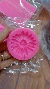 Khuôn silicon cúc họa mi ĐỀU CÁNH 6.8 cm - 8 cm dùng làm xôi hoa đậu