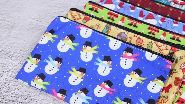 24 Pieces Makeup Bags Bulk Canvas Cosmetic Bags Purse Organizer Zipper Cosmetic Pouch Portable Travel Toiletry Pouch for Women Men Gifts, 7 x 4 Inch (Christmas)