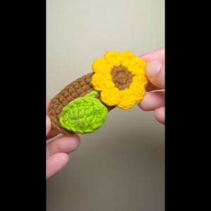 [Có sẵn] Kẹp tóc hoa mặt trời bằng len cotton milk 125g dễ thương phụ kiện tóc mái handmade