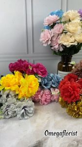 Hiasan Dekorasi Pelaminan dengan Bunga Carnation Artificial