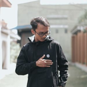 Jstro Jaket Parka Pria Windbreaker Outdoor Jacket Warna Hitam