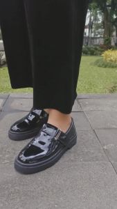 Sepatu Docmart Sneakers Wanita Sneakers Shoes Fashion Korea ST. 42G