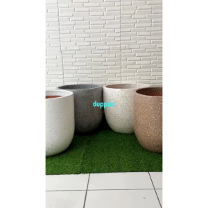 Pot Terracotta Motif Pot Terasso Model Bulat Besar Variasi Warna Pot Tanaman Hias Dekorasi Kantor