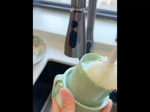 แปรงล้างขวด แปรงซิลิโคนล้างขวด ขนแปรงงอได้ 90 องศา มีรูสำหรับห้อย