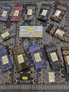 Sarung WADIMOR Batik Jawa | WADIMOR Batik Jawa Kuno | WADIMOR Hitam New Terbaru