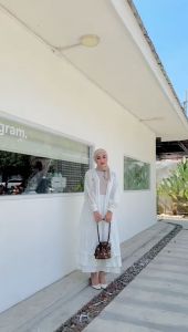 Outer Brukat Putih Jasmine Cardigan Kekinian Lengan Panjang Long Outer AllSize By El Zahrana