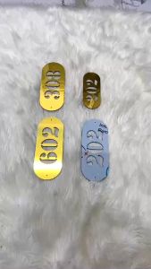 Biển số nhà biển phòng nhà nghỉ khách sạn căn hộ chung cư kích thước 8x20cm bằng nhôm nhựa Aluminium vàng gương cắt CNC