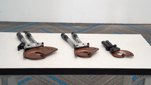 【รับประกัน 10 ปี】เครื่องตัดสายไฟฟ้ารุ่น J40 สามารถใช้ตัดสายไฟฟ้าเกียร์ได้ ขนาดตัดได้สูงสุด 300 มม. เครื่องตัดสายไฟฟ้าแบบเคลื่อนที่ด้วยมือ คีมตัดสายไฟฟ้าแบบหลายฟังก์ชั่น ตัดเกลียว เครื่องตัดสายไฟอเนกประสงค์ กรรไกรตัดสายไฟฟ้า กรรไกรตัดสายไฟฟ้าแบบผ่อนแรง