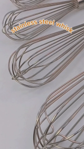 VV Pemukul telur keluli tahan karat Stainless Steel Egg Beater Hand 8Wire Whisk Mixer Kitchen Tools不锈钢8线打蛋器 (VG)