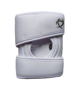 KNEE SUPPORT HOLE PELINDUNG DEKER LUTUT LUBANG
