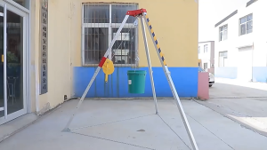 Portable Emergency Tripod 2.2 X1.65M 2600lb-30m Retractable Aluminum Alloy Rescue Tripod