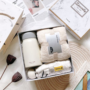 ชุดของขวัญธุรกิจแบบทันสมัย ถ้วยดื่มรักษาความร้อน ของขวัญสำหรับงานปีใหม่ของบริษัท ของขวัญวันเกิด ของขวัญระลึกถึงการแข่งขันการโยนหมี