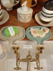 Maanw Silicone Soap Dish Drainable Non-Slip Kitchen Bathroom Soap Holder Storage Tray Nordic Style Colorful Home Cleaning Tools