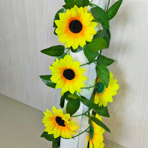 Dekorasi Rumah Gantung: Sunflower Ornamen Interior