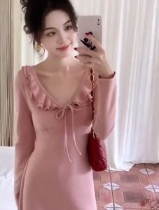 เดรสยาวออกงาน สีพื้น คอวีแต่งระบาย2ชั้น มีเชือกผูกโบว์กลางอก ข้างลำตัวมีห่วงร้อยเชือกผูกด้านหลังเก๋ๆ ผ้ายืดทรงเข้ารูป Dress #9143