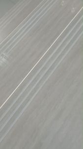 Stepnosing Granit 30x80 Motif Marmer Abu-abu Terang Glossy