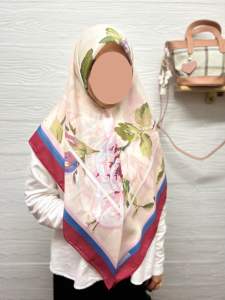 ผ้าคลุม ฮิญาบเหลี่ยม ผ้าบาวาคอตตอนวอยล์ Leeyanarahman Rosalinda Series