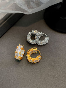 Ultra-Shiny Zircon Earrings Luxury Minimalist High-End Elegance Personality Unique Versatile Small Circle Earrings