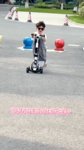 Xe trượt scooter cho bé 2–12 tuổi – Có ghế ngồi trượt 1 chân bánh xe phát sáng & nhạc vui nhộn