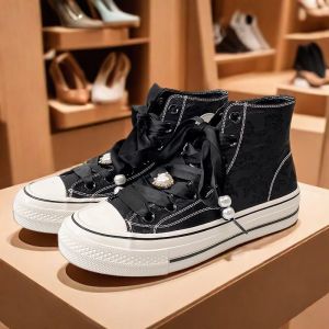 รองเท้าผ้าใบพื้นแบนแบบสวมหัวสูงสำหรับผู้หญิง พื้นยาง ทรงหัวมน สไตล์ลำลอง ทรงหัวมน รองเท้าผ้าใบลายปัก ฤดูใบไม้ผลิและฤดูใบไม้ร่วง