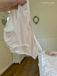 Quần Lót Ren Mềm Mại Ice Silk Rose Pure Desire Cho Nữ Cạp Thấp Thường Ngày Mùa Hè 2024 Quần Lót Tam Giác Cotton Nguyên Chất