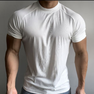 เสื้อยืดแขนสั้นทรงสลิมฟิตสำหรับผู้ชาย ดีไซน์แถบสีพื้น แห้งเร็ว ระบายอากาศได้ดี ทรงปกติ คอตั้ง เสื้อผ้ากีฬาสำหรับผู้ชาย