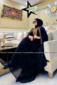GAMIS KAFTAN MALLORY ABAYA TURKEY WARNA HITAM KOMBINASI MOTIF BORDIR SULAMAN MOTIF BORDIR BUNGA CANTIK WARNA GOLD DESAIN YANG ELEGANT DAN MENARIK DENGAN LENGAN KELELAWAR  BEST SELLER TERBARU 2024 TERVIRAL TERLARIS TERJANGKAU MEWAH BERKUALITAS DAN ELEGANT