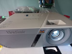 Máy chiếu viewsonic pjd5255 hd full hd mới 94%