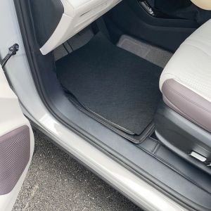 10pcs Disposable Car Foot Mats Portable Felt Vehicle Folding Floor Mats Car Foot Pad Paper Anti-Dirty Car Accessories