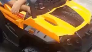 Ô tô thể thao địa hình cho bé M D X 908 4 động cơ ghế ngồi 2 bé