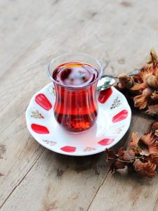 Palace Style Red Tea Cup Unique round White Porcelain with Plate Crystal Clear Glass European High Temperature Resistant