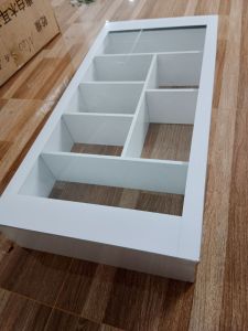 kệ gỗ treo tường cửa kính trượt tiện lợi