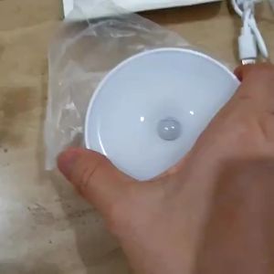 หลอดไฟ หลอดไฟติดผนัง ชาร์จผ่านUSB แสงนุ่ม LEDไฟติดผนัง โคมไฟ 2สี