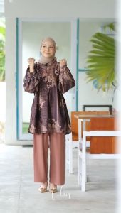 Tulus Signature Liodra Set LD 110: Bahan Silk Mix Airflow & Motif Bunga Print