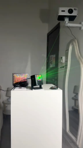 Đèn Laser Mini Sân Khấu QiMi R64 - Điều Khiển Từ Xa Đèn Nháy Theo Nhạc Hiệu Ứng Màu RG Phủ Rộng