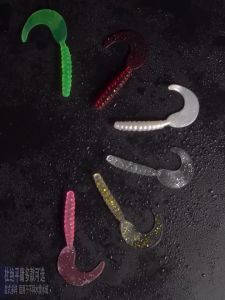 TRY&V | TRUVEX 20pcs 1.5g Soft Plastic Curly Tail Grub with Jig Head Texas Rig Glow Bass Fishing Lure with Holographic Flakes Fish Bait