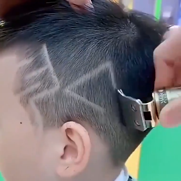 WP ปัตตาเลี่ยนตัดผม ปัตตาเลี่ยนไฟฟ้า ปัตเลี่ยนไรสาย แบตเตอร์เลี่ยน Clipper แบตตาเลี่ยนตัดผมมืออาชีพ hair cut machine ด้ามจับมีลวดลายสวยงาม ผู้ใหญ่และเด็กใช้ได้ วินเทจ ปัตตาเลี่ยน เฟดเดอร์หัวน้ำมัน มีลายให้เลื