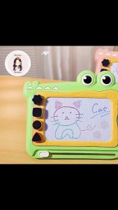 Đồ Chơi Bảng Vẽ Tự Xóa Đa Sắc Màu Cá Sấu Xanh / Cá Sấu Hồng Dễ Thương Với 4 Dải Màu Đi Kèm Bốn Ảnh Tặng Kèm Bút Cho Bé