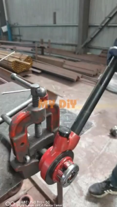 MYDIYHOMEDEPOT - MANUAL PIPE THREADER RATCHET GI PIPE DIES SET ½” ¾” 1” 1-1/4” RATCHET MANUAL PIPE THREADING KIT