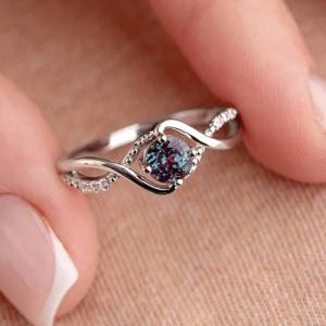 Nhẫn Thiết Kế Xoắn Thanh Lịch Dành Cho Nữ Với Màu Xanh Lấp Lánh CZ Tiệc Thời Trang Đính Hôn Phụ Kiện Quý Phái Dành Cho Quý Cô Trang Sức Cubic Zirconia Tinh Tế