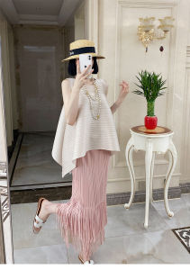 เสื้อยืดแขนกุดทรงเข้ารูปสำหรับผู้หญิงในช่วงฤดูร้อนปี 2025 เสื้อผ้าเด็กทรงเข้ารูปแบบใหม่ ทรงหลวม คอตั้ง แขนกุด