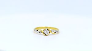 Happy Jewelry แหวนกระจุก 4เม็ด บ่าข้างไขว้ ทองแท้ 9k 37.5% เพชรเกสร ME623