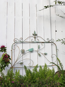 Rustic Iron Garden Fence Small Outdoor Balcony Plant Support Flower Rack Vine Support Garden Decoration Courtyard Fence